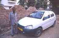Notre chauffeur et sa voiture Tata, Rajasthan